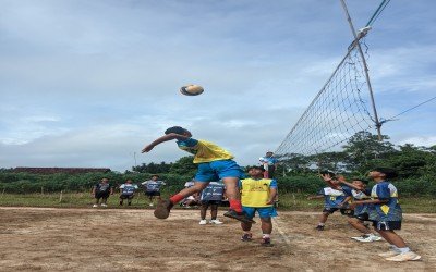 Turnamen Bola Voli Antar SMP/MTs di MA Muhammadiyah Sinar Negeri: Meningkatkan Semangat Sportivitas dan Persahabatan